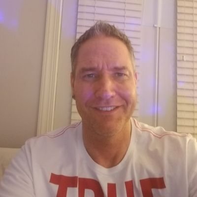 Profile Picture of Robin Hendrix (@RobinHe68677745) on Twitter