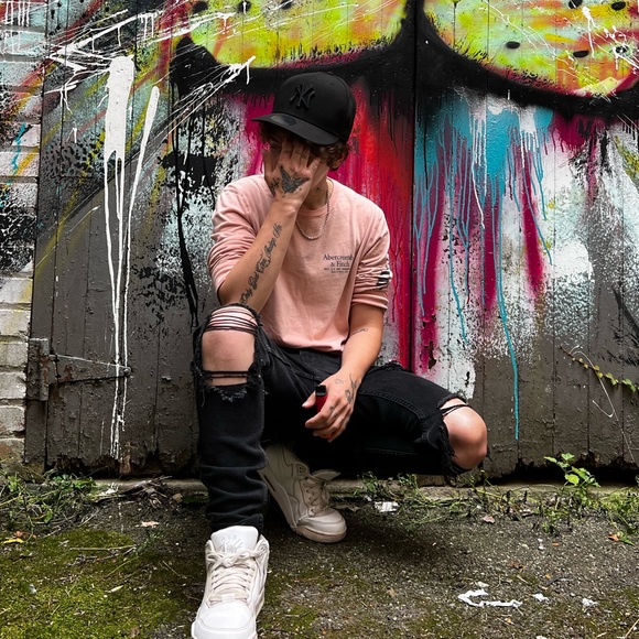 Profile Picture of Zo Arcarisi (@zoiearcarisi) on Poshmark