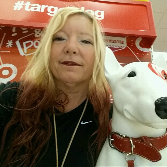 Janet Morgano - Poshmark Profile Picture of Janet Morgano (@longstemrose77) on Poshmark