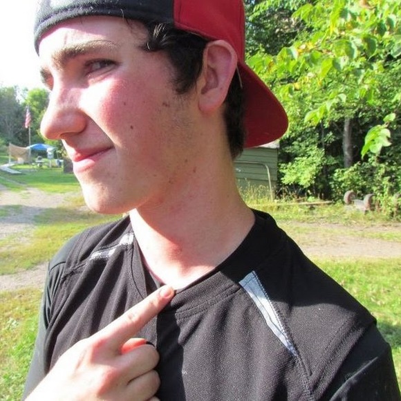 Profile Picture of Luke Huttner (@998162) on Poshmark