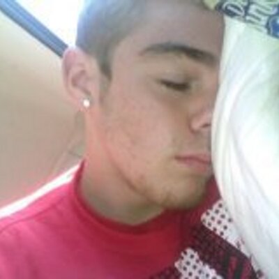 Profile Picture of Jonathan Lowrey (@jsl12191993) on Twitter