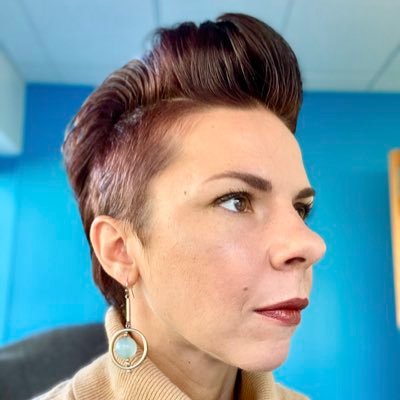 Caroline Deveau 😷 - Twitter Profile Picture of Caroline Deveau 😷 (@chdeveau) on Twitter