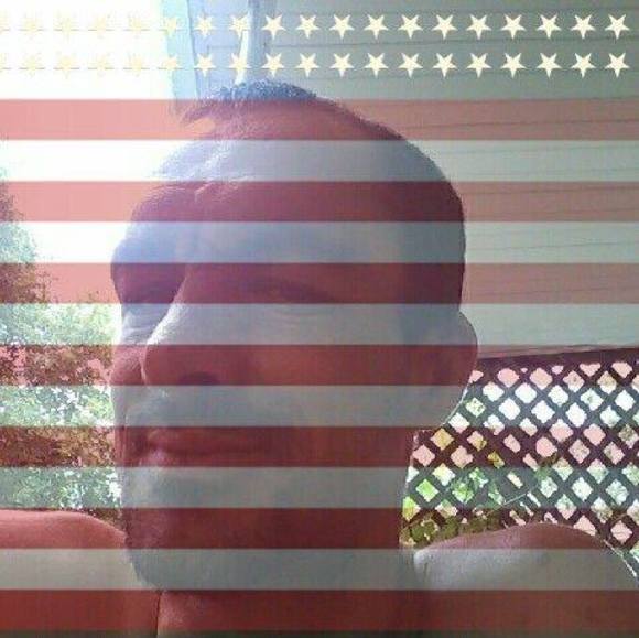 Profile Picture of Robert Versluis (@robertversluis) on Poshmark