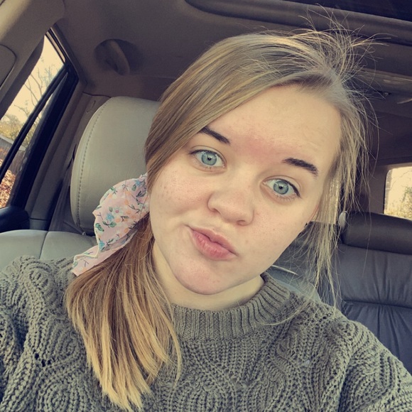 Profile Picture of Makayla Mcbride (@makayla_crystal) on Poshmark