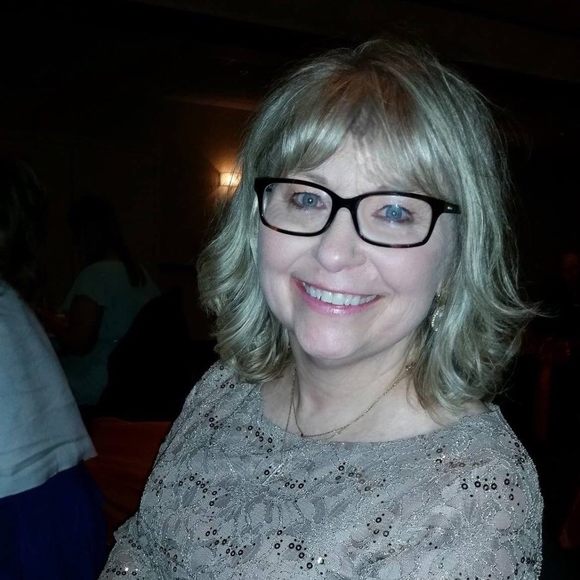 Profile Picture of Karen Blendowski (@kebil) on Poshmark