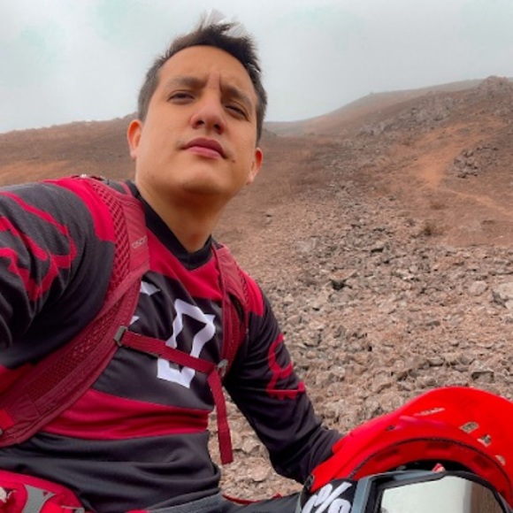 Profile Picture of Percy Flores wong (@percyfloreswong) on Poshmark