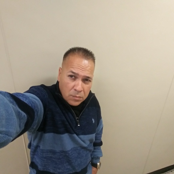 Profile Picture of Oscar Ballester (@balle684) on Poshmark