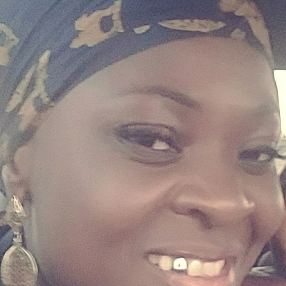 Profile Picture of Basirat Afolaranmi (@boladolly) on Poshmark