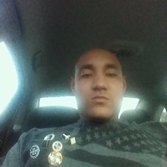 Profile Picture of Chris Bruner (@chris101490) on Poshmark