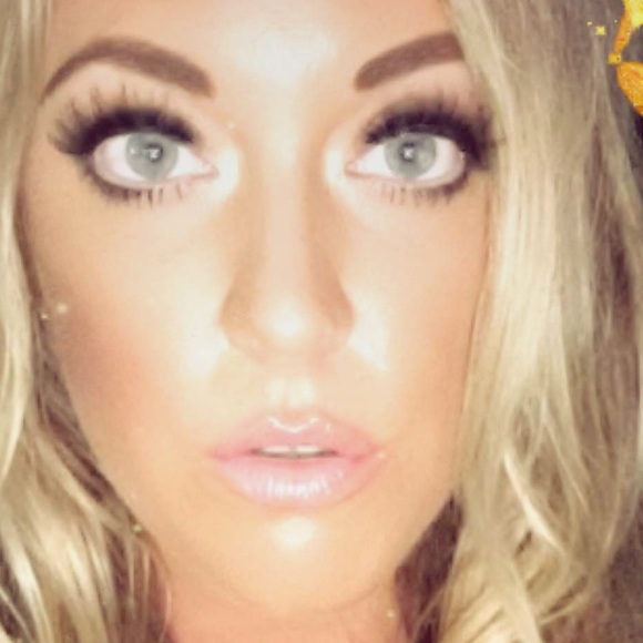 Profile Picture of Kacie Detota (@kacied0422) on Poshmark