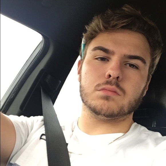 Profile Picture of Zack Bakosh (@zbthrift) on Poshmark