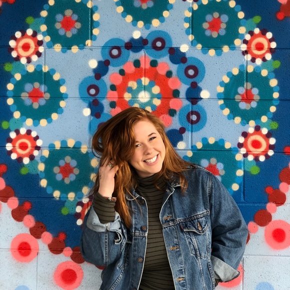 Profile Picture of Emma Dahlsten (@emmadahlsten) on Poshmark