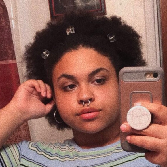 Profile Picture of Kristen Dudley (@captain_akkinda) on Poshmark
