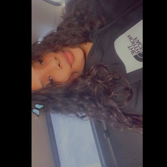 Profile Picture of Joshuanie Lorenzo (@joshuanie181) on Poshmark