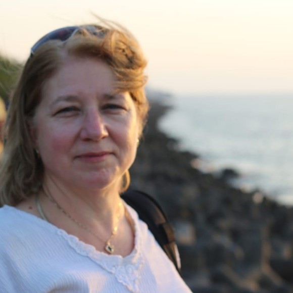 Profile Picture of Vida Luzadder (@vluzadder) on Poshmark