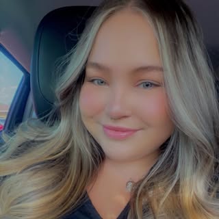 Profile Picture of Danielle Holmquist (@danielle.holmquist) on Instagram