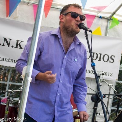 Profile Picture of Steve Farrell (@sfarrellmusic) on Twitter
