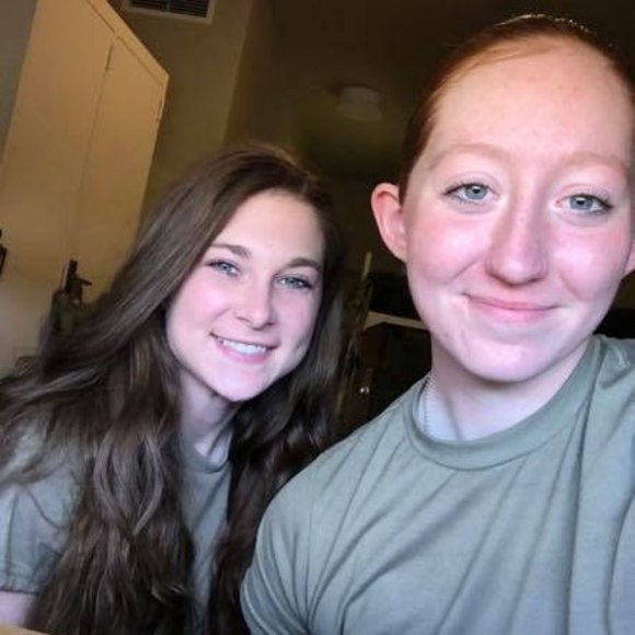 Profile Picture of Hope Watson (@hope_watson) on Poshmark