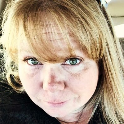 Profile Picture of Bonnie Kitchens (@greeneyedred39) on Twitter