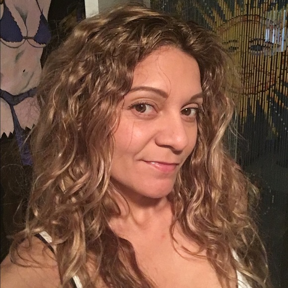 Profile Picture of Renee Moody (@katymoody) on Poshmark