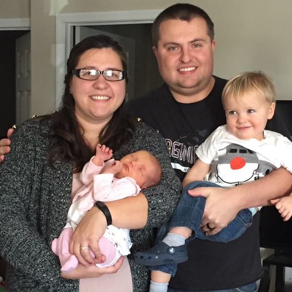 Profile Picture of Raechelle Balthis (@rkjacobs12) on Poshmark