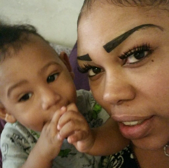 Profile Picture of Shelbia Bessent (@shelbiab) on Poshmark