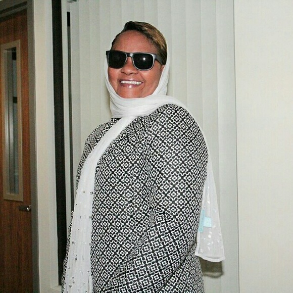 Delvia Robinson - Poshmark Profile Picture of Delvia Robinson (@debbiewheat) on Poshmark