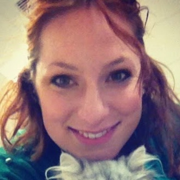 Profile Picture of Emily Buddenhagen (@embudd87) on Poshmark