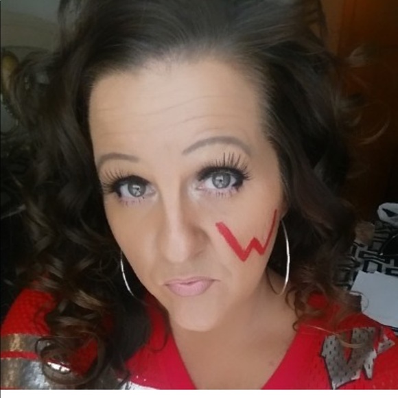 Profile Picture of Danelle Duncan (@danelleduncan) on Poshmark