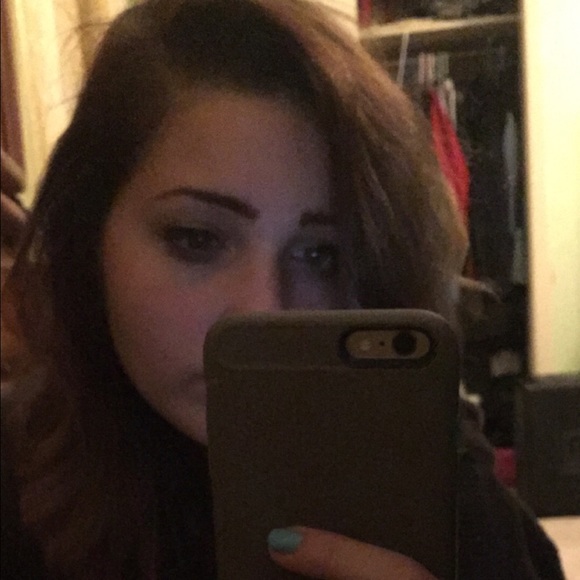 Alexis Rager - Poshmark Profile Picture of Alexis Rager (@alexis121097) on Poshmark