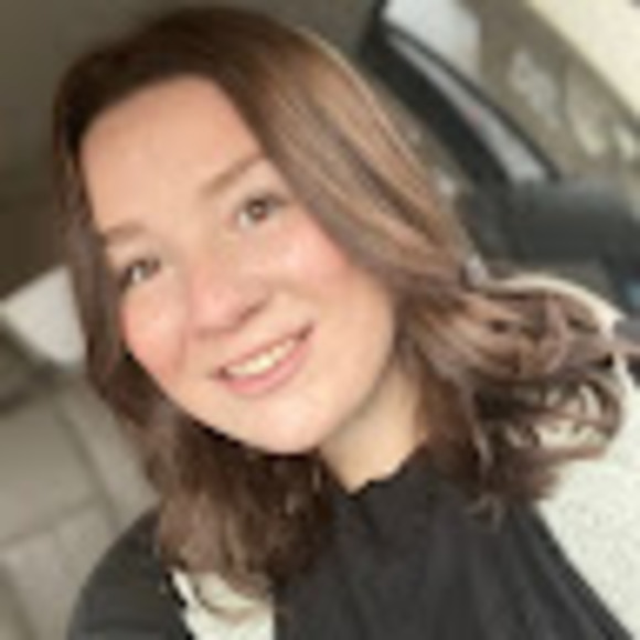 Profile Picture of Victoria Krulicki (@v_krulicki) on Poshmark