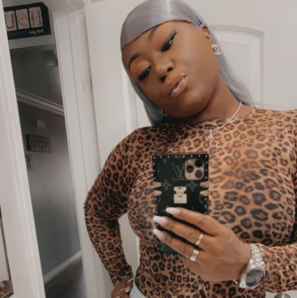 Profile Picture of April Benjamin (@alove1231) on Poshmark