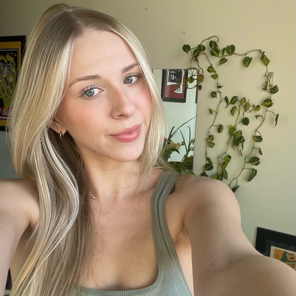 Profile Picture of Paige Gilstad (@paigegilstad) on Poshmark