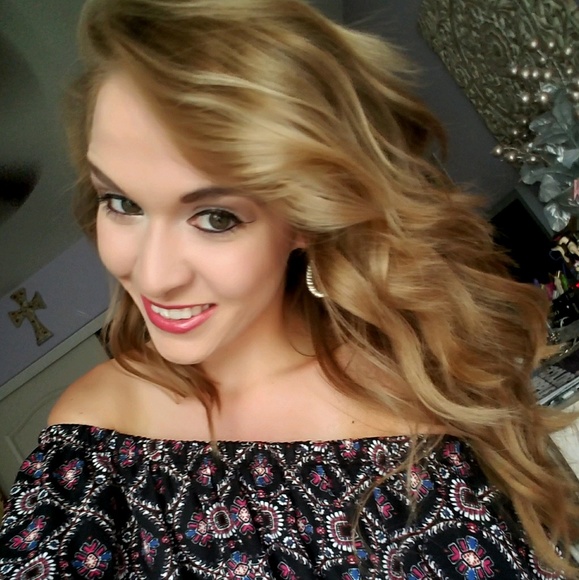 Profile Picture of Keely Mcdowell (@vb4kmcdowell) on Poshmark