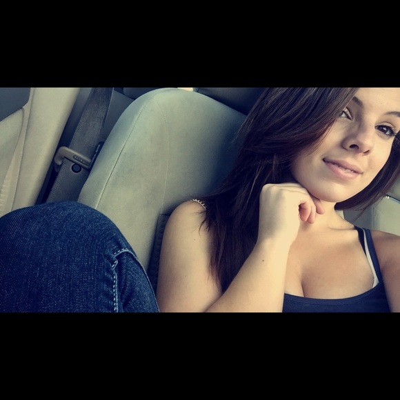 Profile Picture of Alyssa Eiring (@alyssae29) on Poshmark