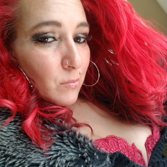 Profile Picture of Tracy Mccarley (@tracyc747) on Poshmark
