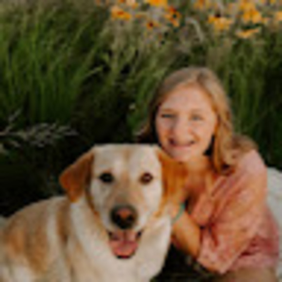 Profile Picture of Makiley Pesicka (@makiley_p) on Poshmark