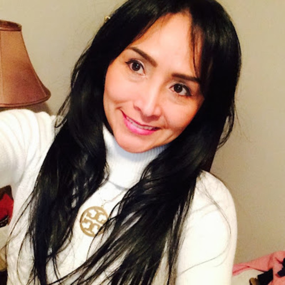 Profile Picture of Rocita Rochi (@rochiraquel777) on Poshmark