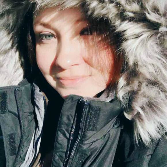 Profile Picture of Jennifer Tidwell (@jennyandcrissy) on Poshmark