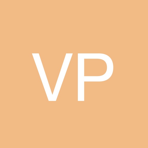 Profile Picture of Valerie Palummo (@valeriepalummo) on Poshmark