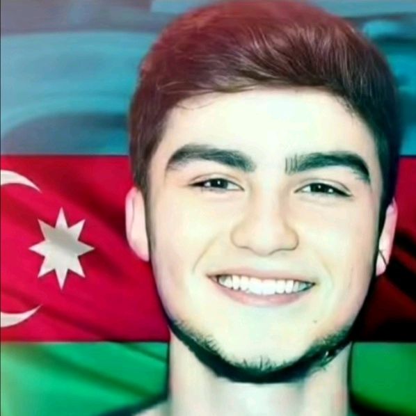 Profile Picture of Seyfe satılır 8 azn💸 (@bratduxx) on Tiktok