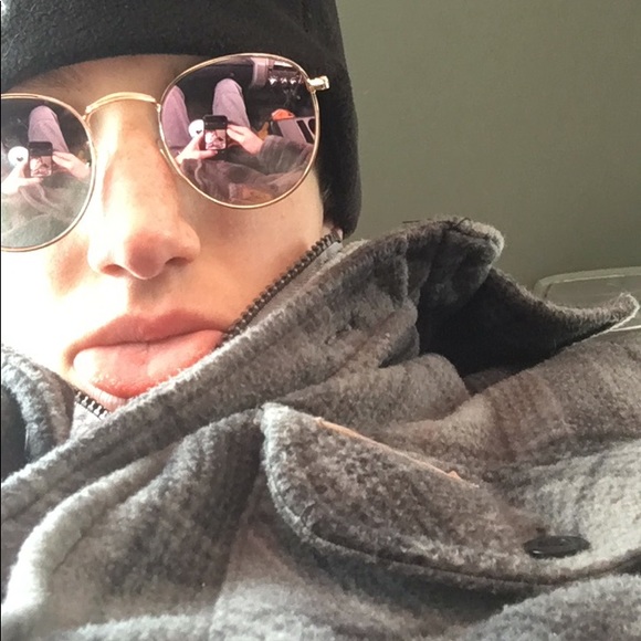 Profile Picture of Ty Praus (@tysenpraus) on Poshmark