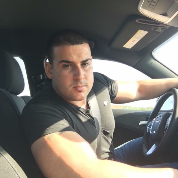 Profile Picture of Adalberto Oliva (@adalberto1988) on Poshmark