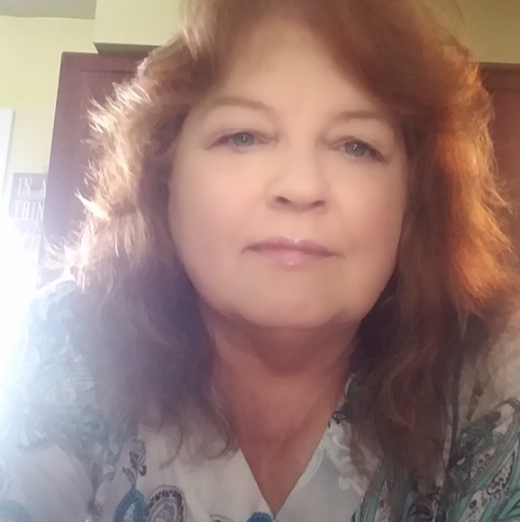 Profile Picture of Lisa Keech (@lisamkeech) on Poshmark