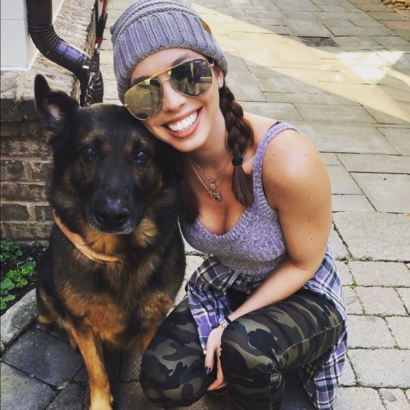 Gabby Mitchell - Poshmark Profile Picture of Gabby Mitchell (@gabbbs_2) on Poshmark