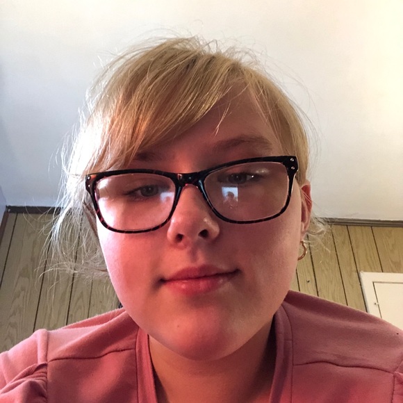 Profile Picture of Cora Smith (@corasmith140) on Poshmark