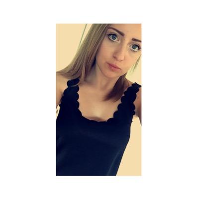 Profile Picture of Leah Nicholson Green (@flea_hh) on Twitter