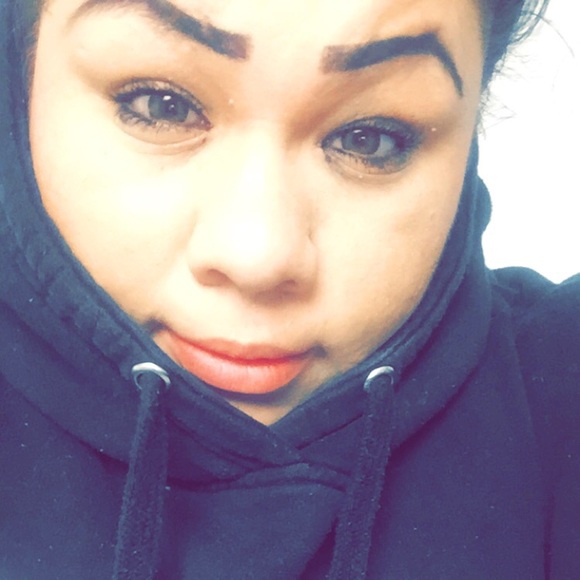 Profile Picture of Mirian Jimenez (@mimijimenez) on Poshmark