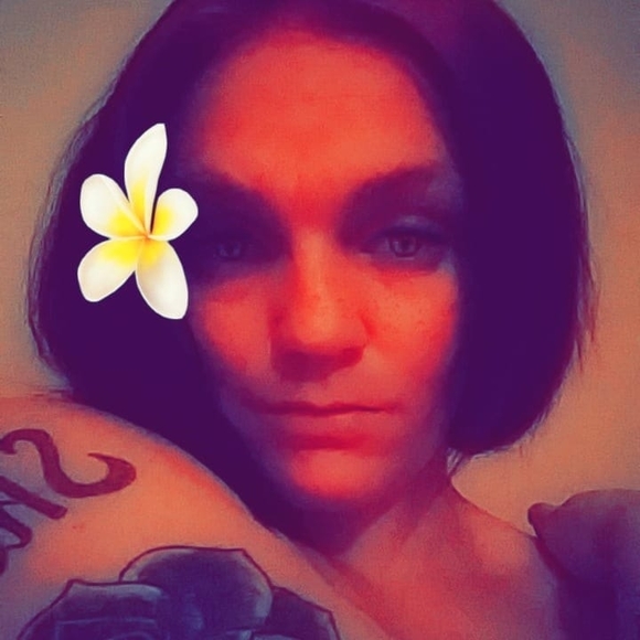 Profile Picture of Cybilina Phillips (@cybilinarenee) on Poshmark