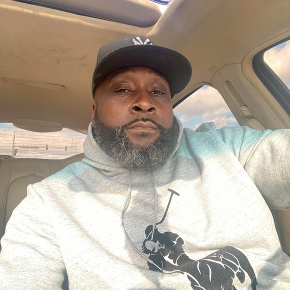Profile Picture of Senrab Senrab (@senrabsenrab) on Poshmark